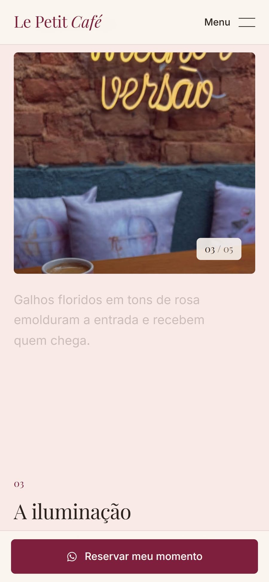 Seção Experiência no celular, com a foto fixa no topo.